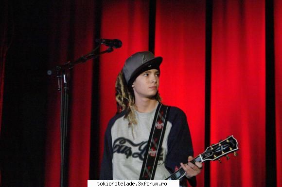 Poze k Tom...:P - hai sa pon si yo kteva poze cu tom probabil k le - ♥ Tom Kaulitz ♥