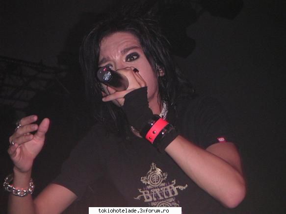 Poze with our darling,Bill!!! - pon si yo una cu billutzu dragutzu - ♥ Bill Kaulitz ♥