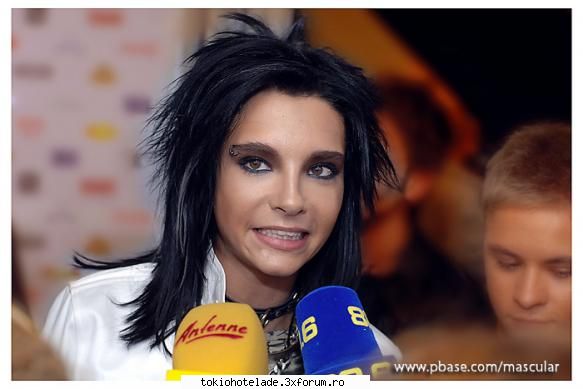 Poze with our darling,Bill!!! - pon si yo niste poze sper sa va plak - ♥ Bill Kaulitz ♥