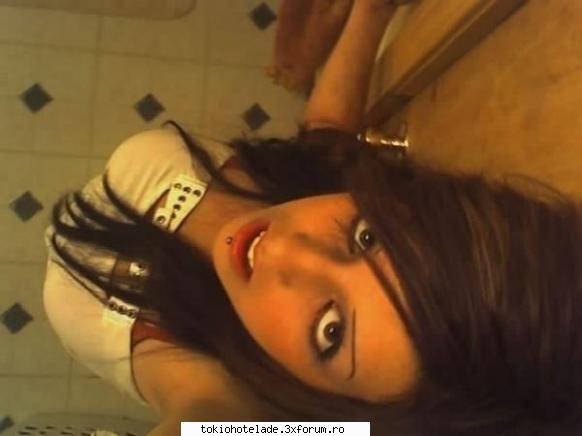 This is me! - cp...da e adevarat ce zik dupa parerea mea - .:::SlutFucker Apps. [Picz lol]:::.